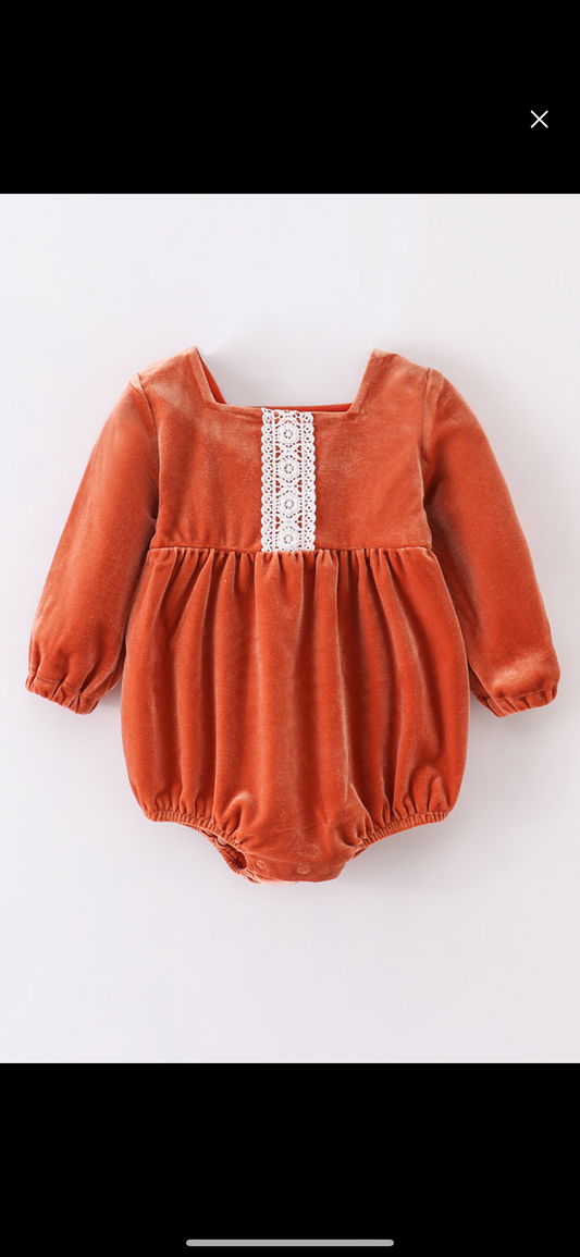 Caramel velvet lace bubble